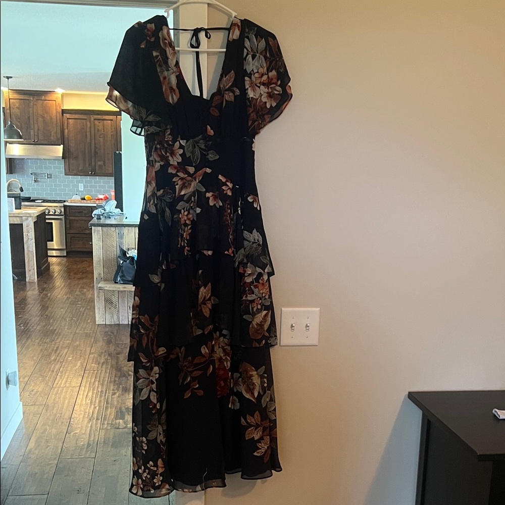 Lulu's Black Floral Midi Dress